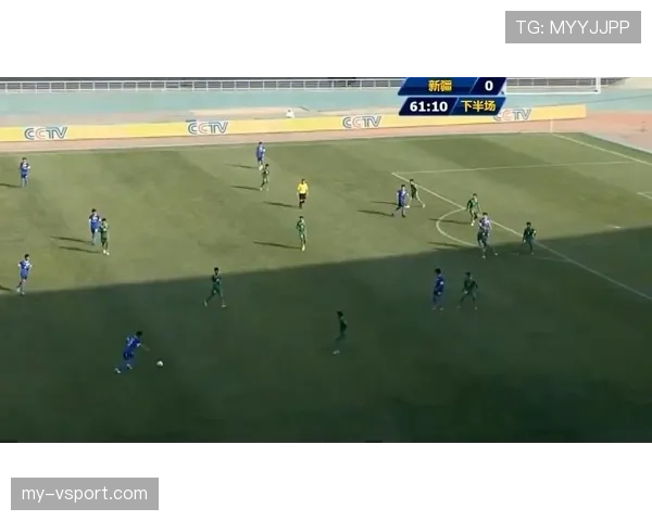 回传规则：队友用脚回传守门员不得用手，头胸触球为例外