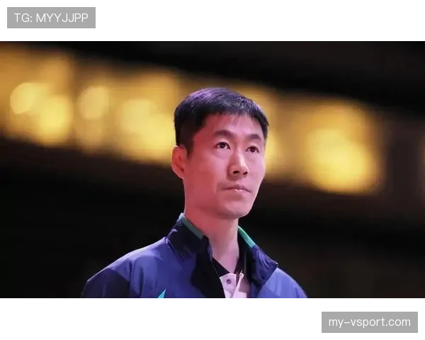 王励勤 家里厨房像私人会所，端着泡面坐沙发那画面笑死我